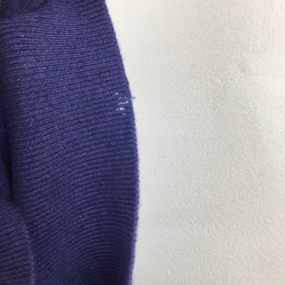 🛍 Jay Kos 100% Cashmere V-Neck Sweater, Size Medium, New with small flaw. - Picture 9 of 9